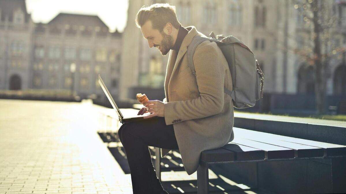 Digital nomad finance tips