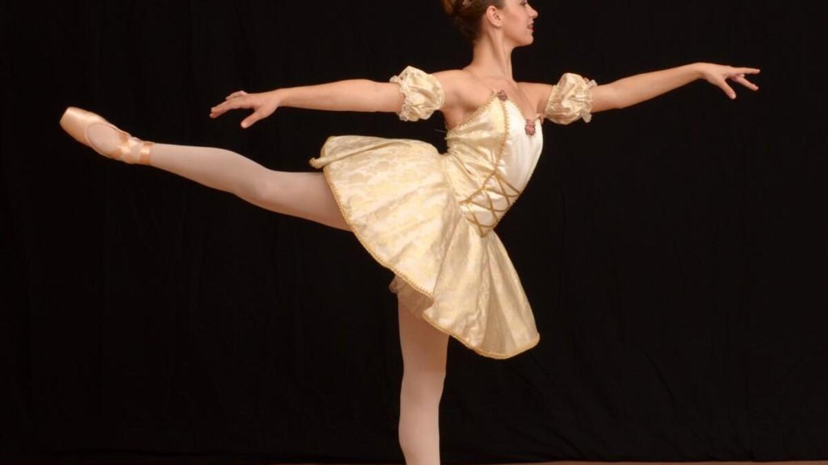 Dance Theater Northwest’s Madeline Ewer in a “Le Corsaire” variation.
