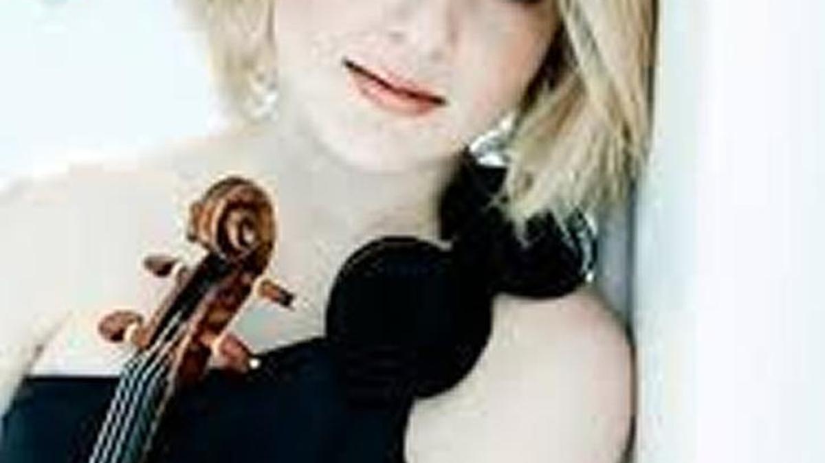 Violinist Caroline Goulding.