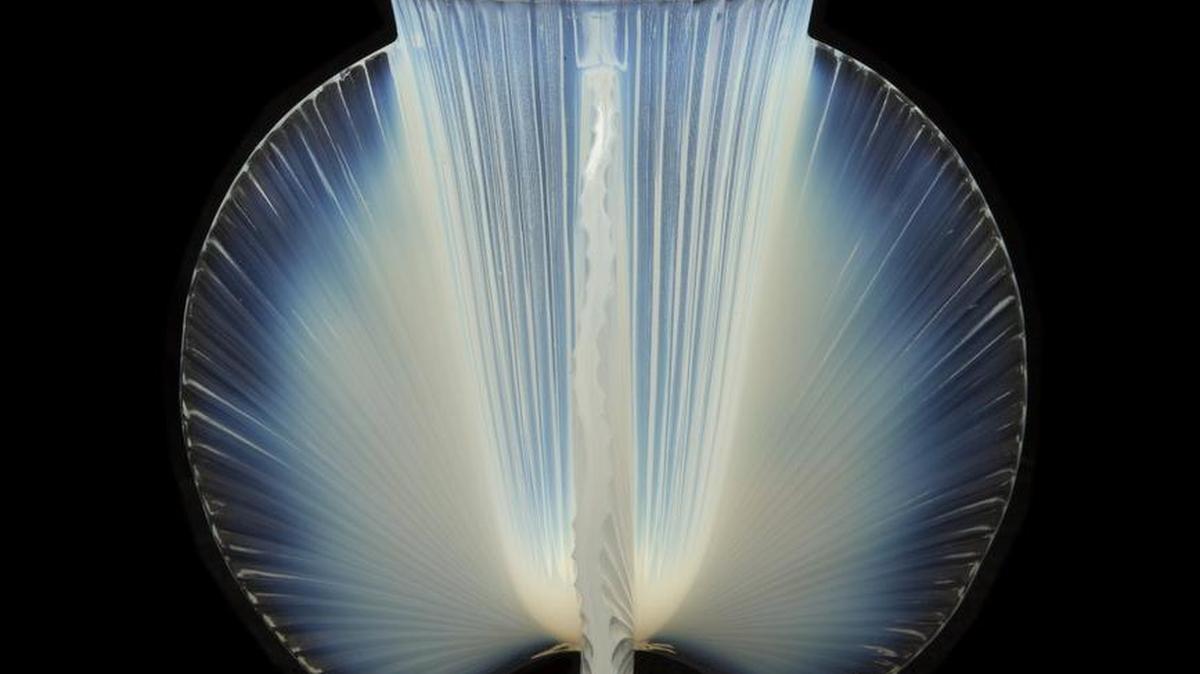 Pierre D’Avesn’s Vase with spiral design.