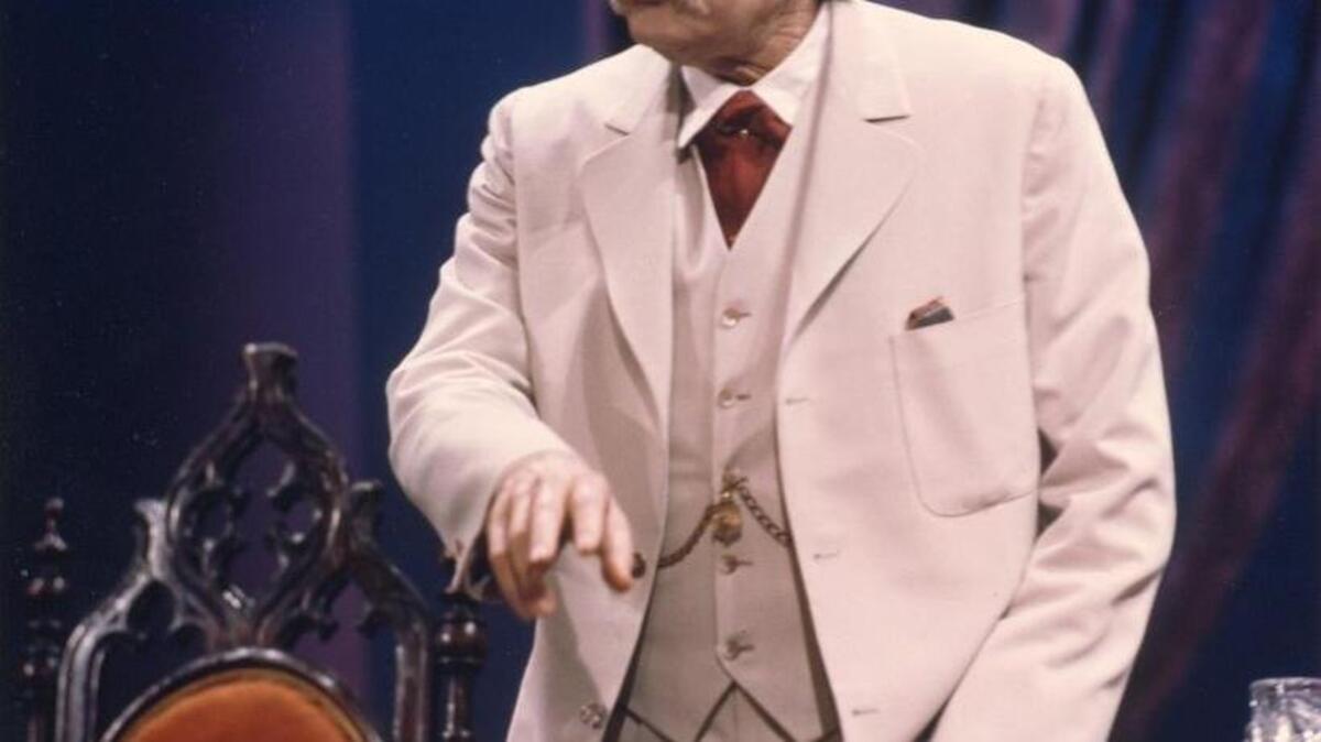 Hal Holbrook will perform his one-man show, “Mark Twain Tonight,” Saturday in Tacoma. Holbrook has been portraying the author and humorist for more than six decades.