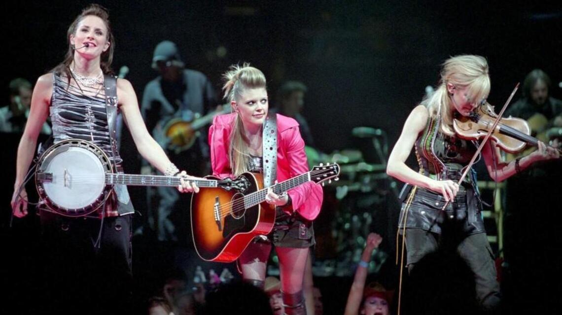 Dixie Chicks take the stage again on their own terms