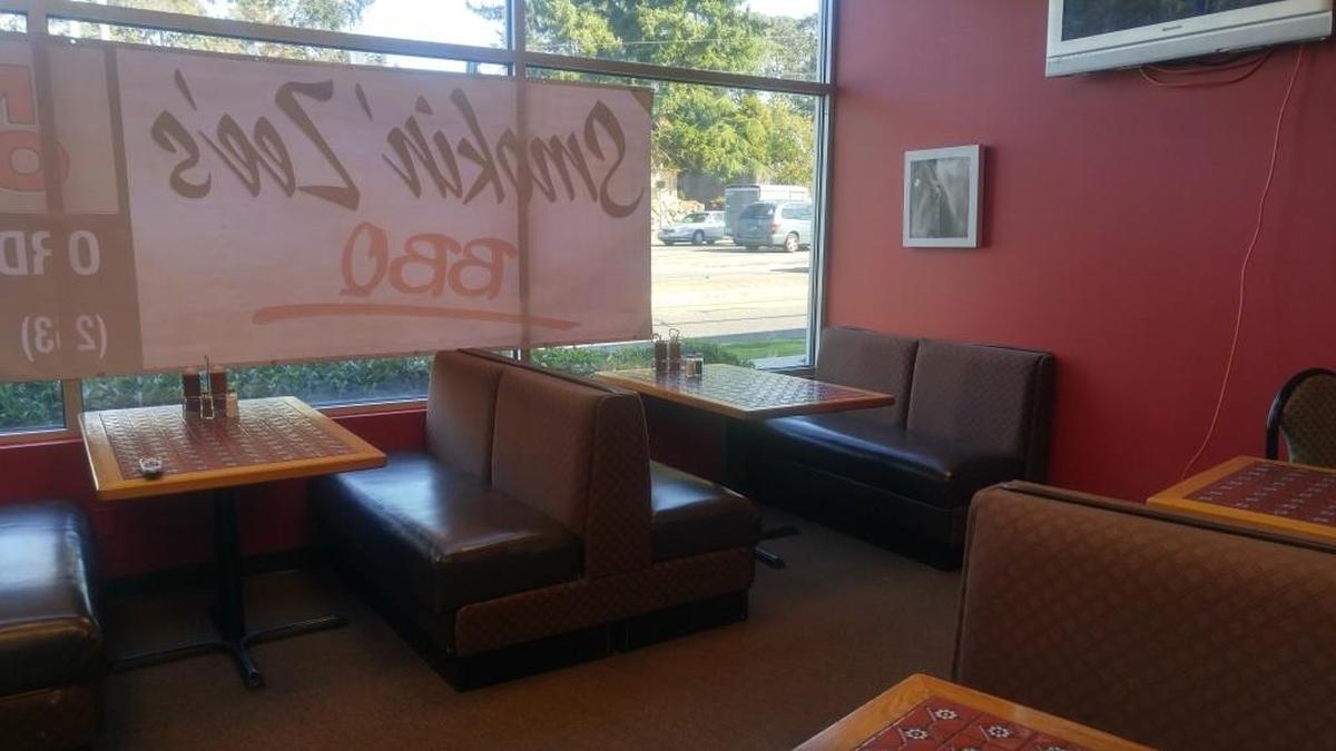The dining room of Smokin’ Zee’s BBQ in Lakewood.