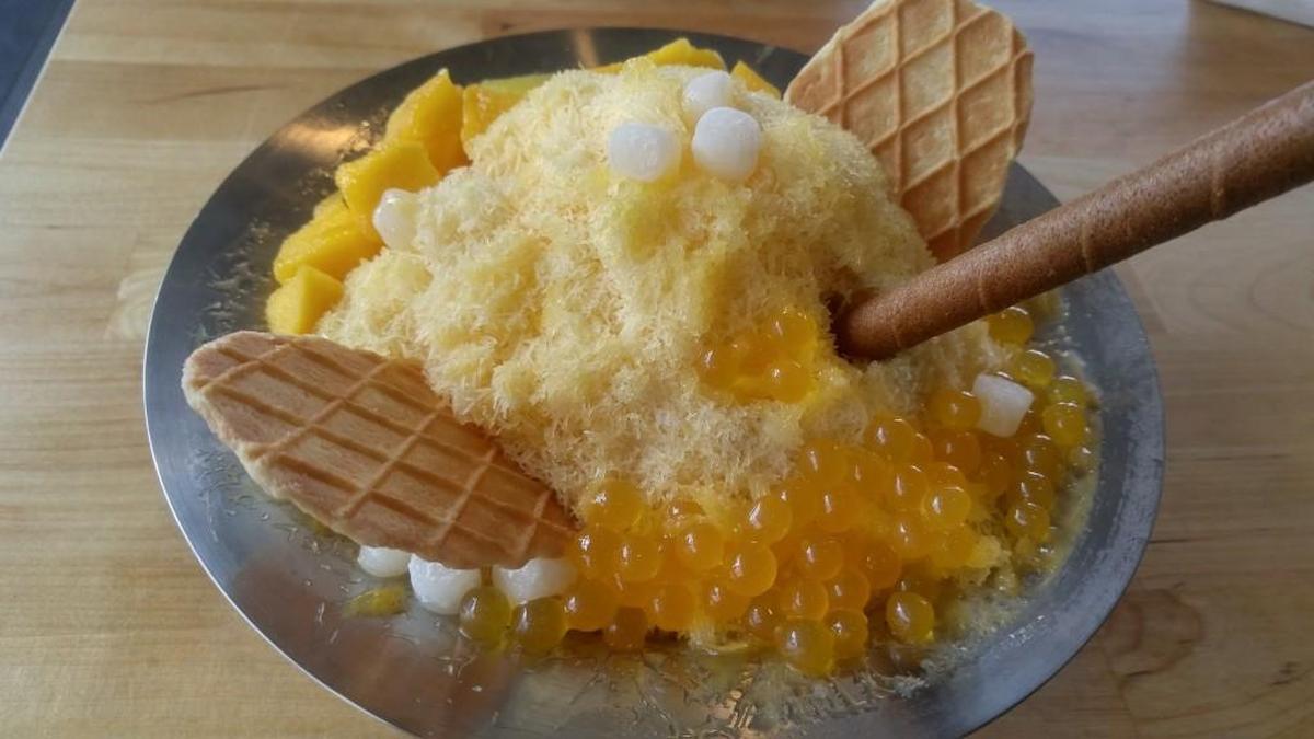 Mango shaved ice at Aloha Poke.
