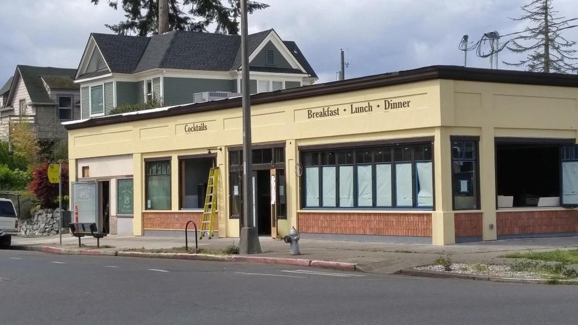 Peter Levy, of Chow Foods, purchased this building on North 26th near the Proctor neighborhood in 2015 and a year later, turned it into two restaurants. The most recent opening is Brewers Row, located on the left side of the building. Sibling restaurant Cooks Tavern opened in June.