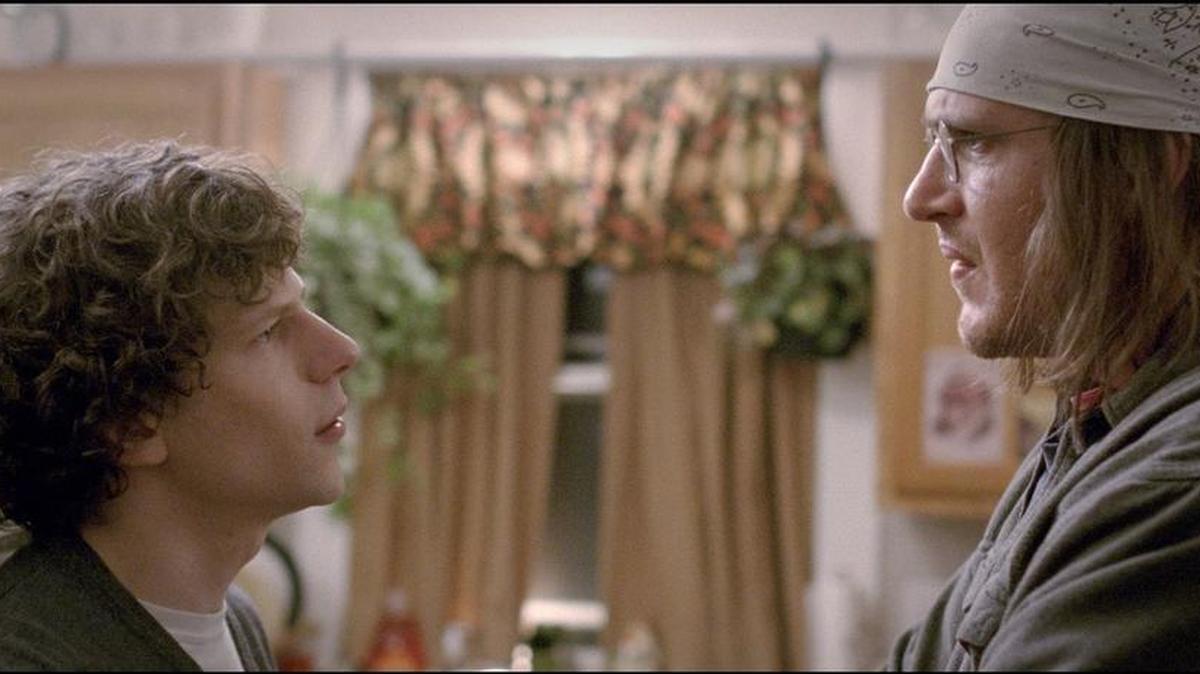 
Jesse Eisenberg, left, and Jason Segel star as sparring literary luminaries in “The End of the Tour.” 
