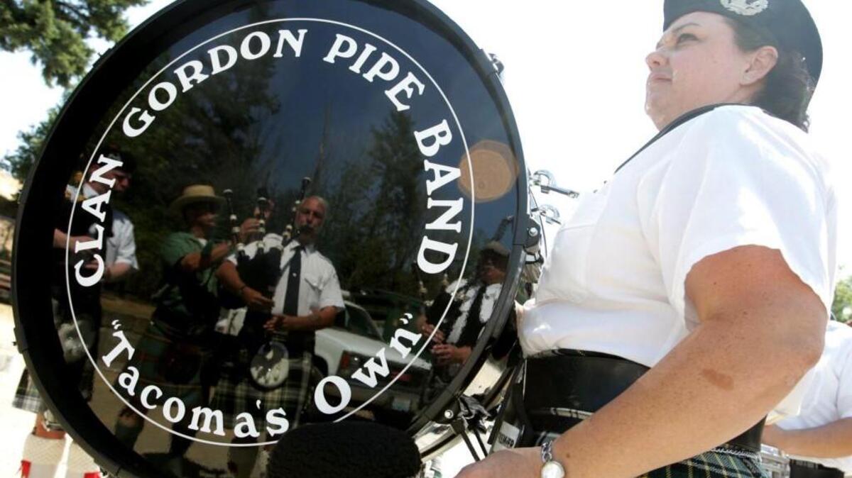 See local pipe bands including the Clan Gordon Pipe Band at the Tartan Ball