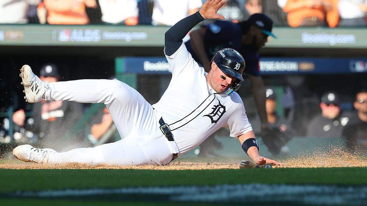 DETROIT, MICHIGAN - OCTOBER 08: Spencer Torkelson #20 of the Detroit Tigers scores a run against the Seattle Mariners during the sixth inning of game four of the American League Division Series at Comerica Park on October 08, 2025 in Detroit, Michigan. (Photo by Gregory Shamus/Getty Images)