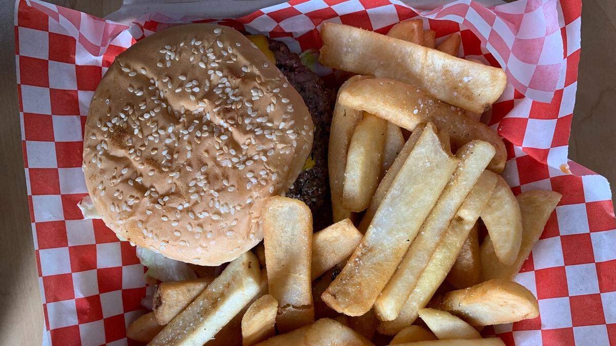 Patty’s Burgers has closed permanently at 5615 South Tacoma Way.