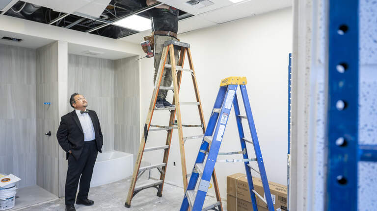 Local couple saved money to open this free health clinic in South Tacoma