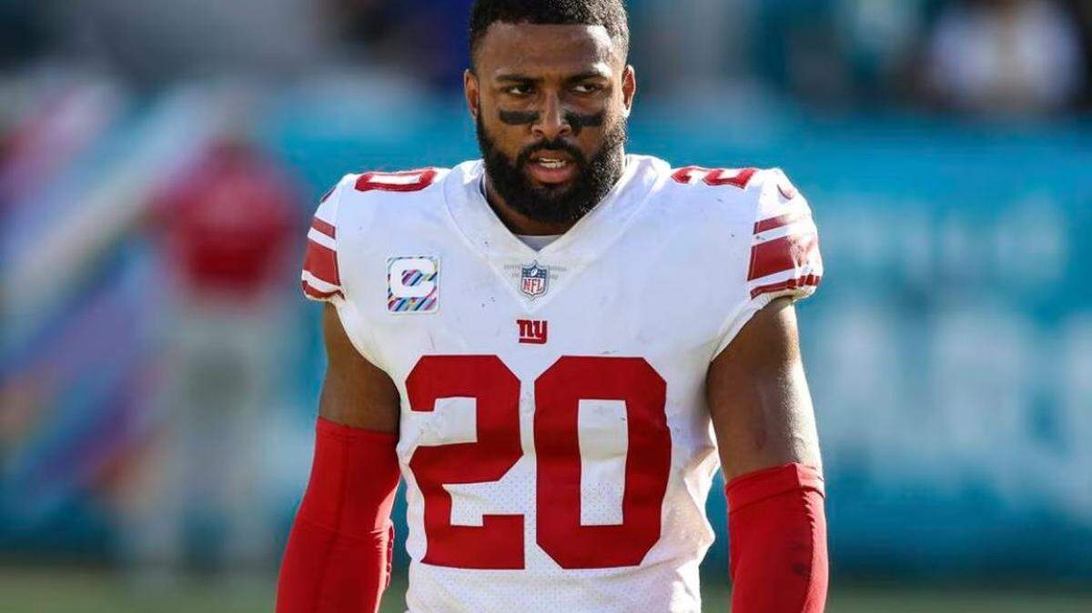 The Seahawks reached agreement on a free-agent contract with former New York Giants defensive back Julian Love on March 17, 2023.