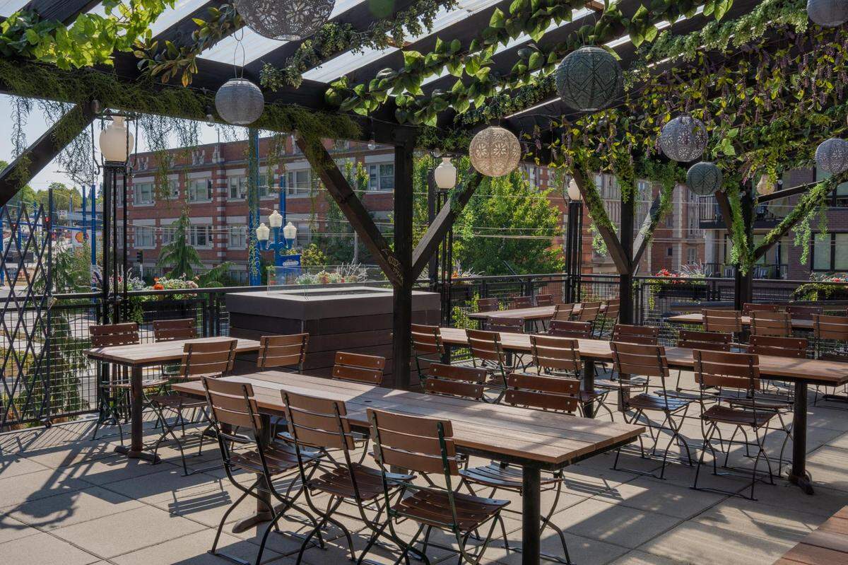 Yes! Parade enhanced the patio when it opened Poquitos Tacoma at 649 Division Ave., sharing the interior with Stadium Golf.