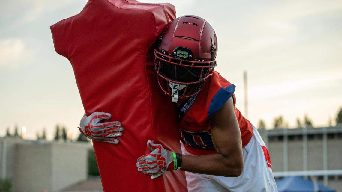 Kennedy Catholic Maclane Watkins works on his defense during practice at the high school in Burien, Wash. on Wednesday Aug. 17, 2022.