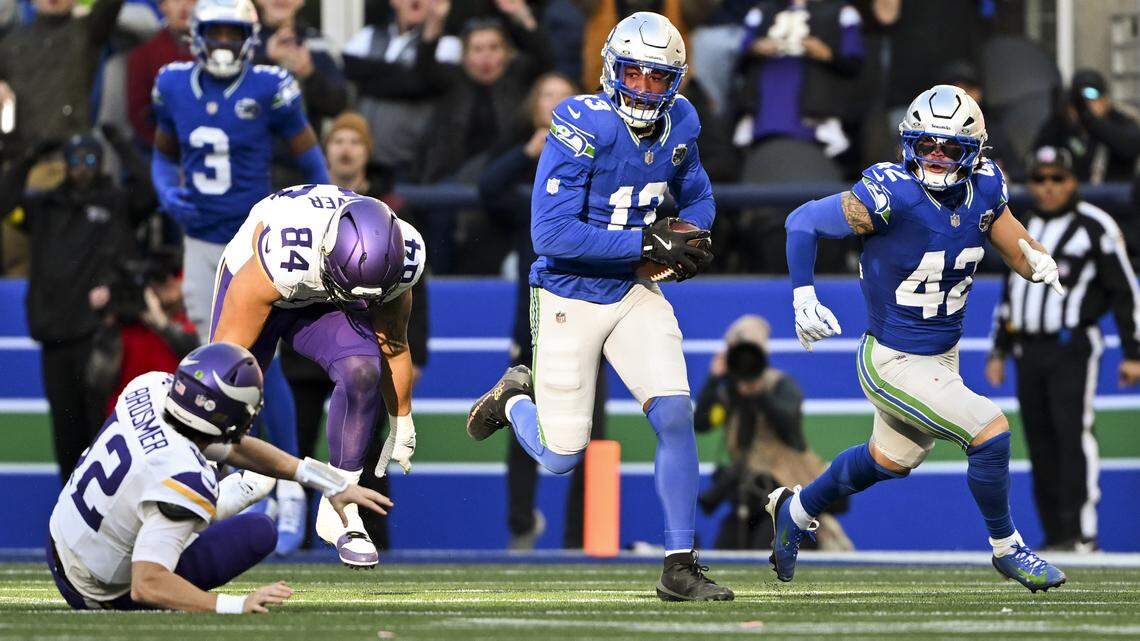 DeMarcus Lawrence, defense dominate rookie QB. But Seahawks’ 26-0 win has issues