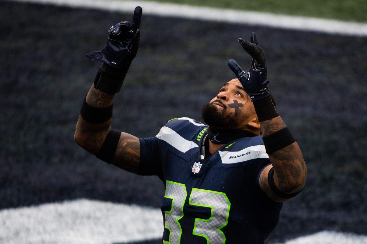 Seattle Seahawks defensive back Jamal Adams takes a moment before the game. The Seattle Seahawks played the New York Jets in a NFL football game at Lumen Field in Seattle, Wash., on Sunday, Dec. 13, 2020.