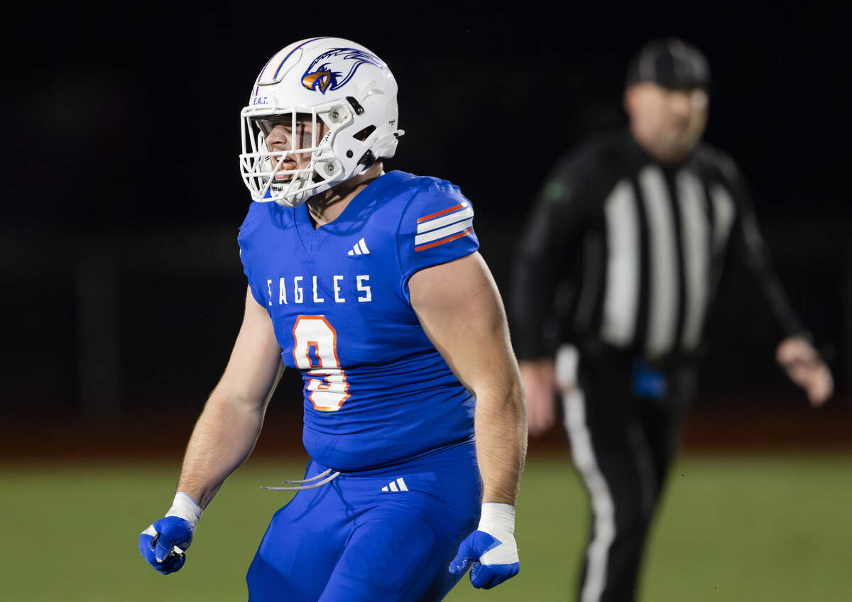 Graham Kapowsin linebacker Gavin Deaton (9) reacts to a turnover from Kennedy Catholic during the first half of the opening round 4A state tournament game at Art Crate Field, on Saturday, Nov. 15, 2025, in Spanaway, Wash.