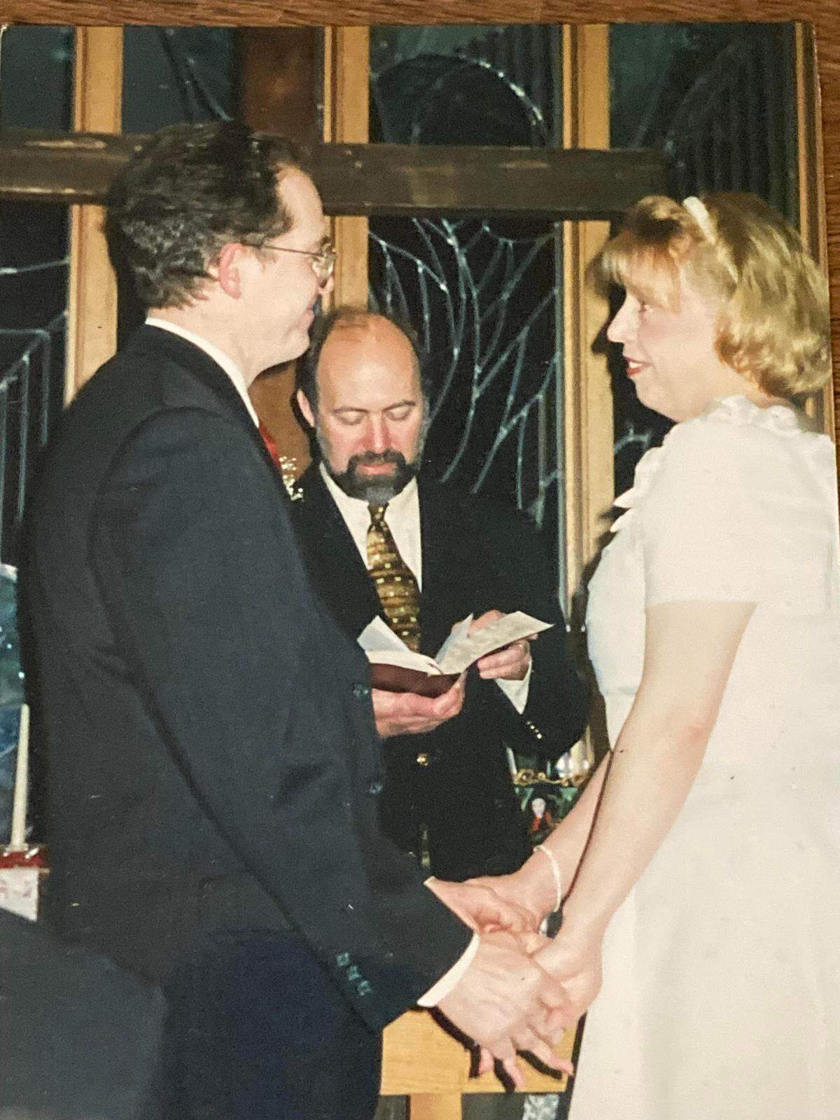 Gary and Zoey Dering met at a Gig Harbor Christian singles group. Four months after meeting they were married by their pastor, Stuart Bond. Zoey Dering will appear on a storytelling TV show, "Stories from the Stage," to tell their love story.