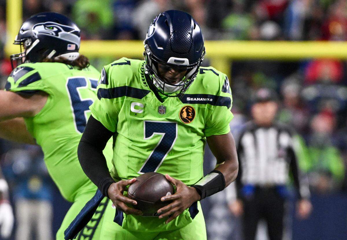 Seattle Seahawks quarterback Geno Smith (7) reacts to a false start during the second quarter of the game against the San Francisco 49ers at Lumen Field, Thursday, Nov. 23, 2023, in Seattle, Wash.