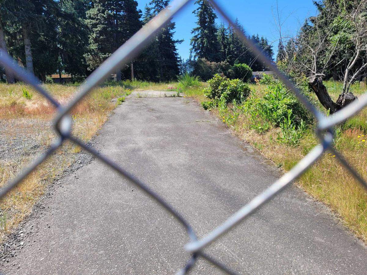 Timberlane Partners bought the Meridian Mobile Estates mobile home park in 2021 and forced the 42 families living there to move. They plan to build apartments there. As of June 2024, the vacant lot in Puyallup has not been developed.