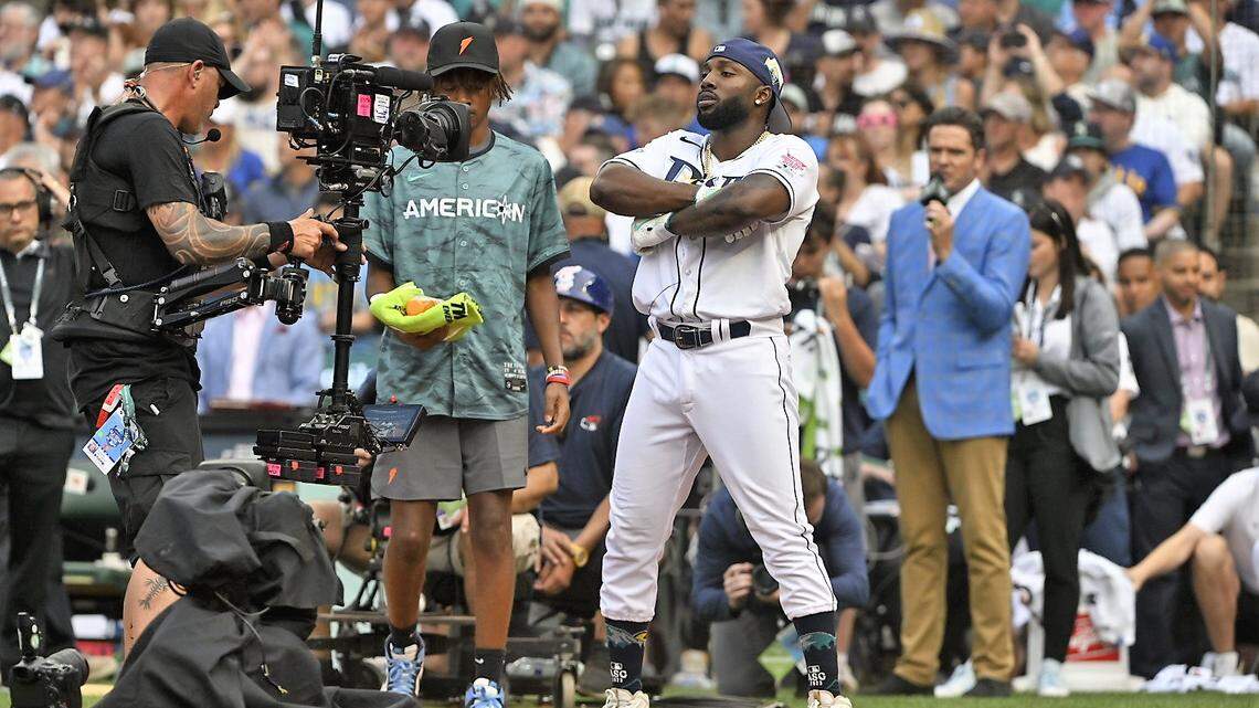 Mariners acquire All-Star OF Randy Arozarena from Tampa Bay Rays