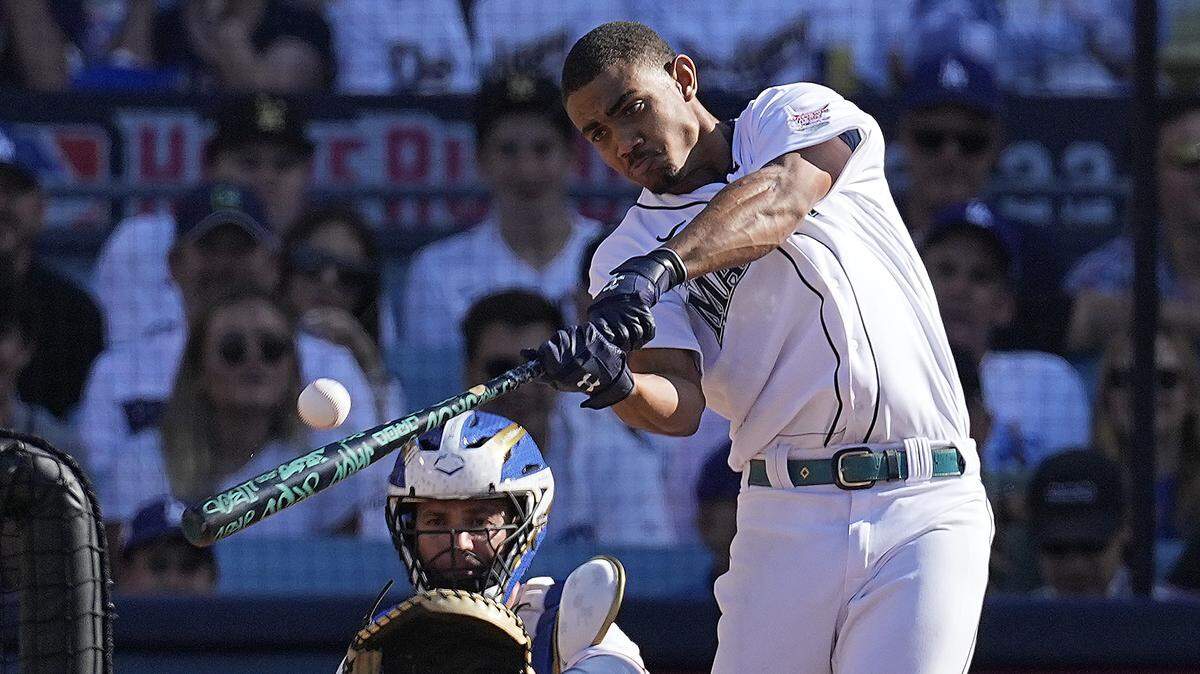 American League’s Julio Rodriguez, of the Seattle Mariners, bats during the MLB All-Star baseball Home Run Derby, Monday, July 18, 2022, in Los Angeles. (AP Photo/Jae C. Hong)