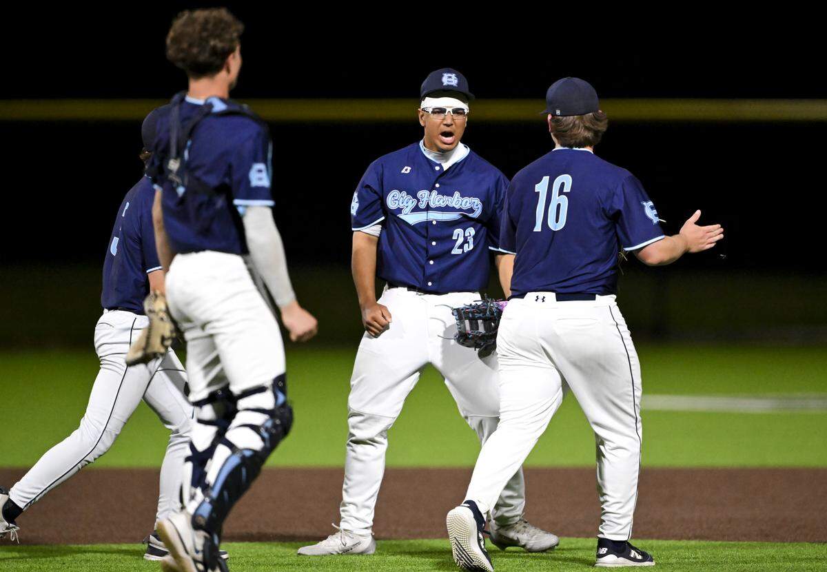 Gig Harbor reacts to beating Peninsula in the 3A Puget Sound League baseball league championship game at Lincoln High School, on Wednesday, May 6, 2026, in Tacoma, Wash.