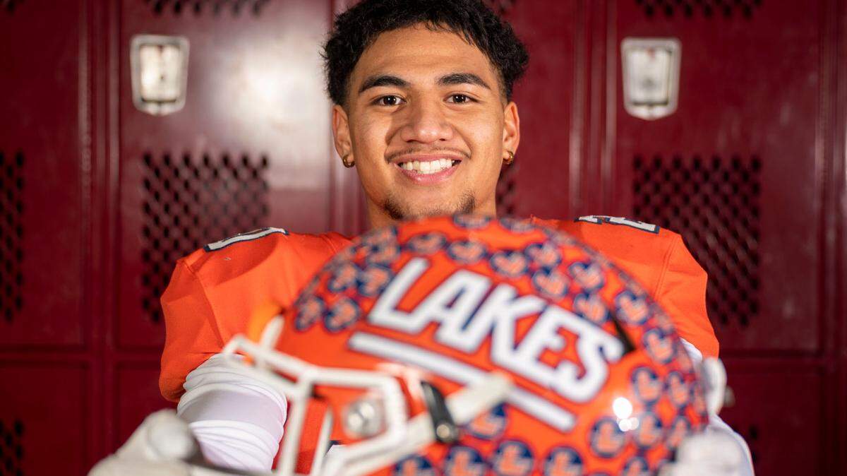 Lakes’ Leo Pulalasi photographed at Mount Tahoma High School on Monday, Dec. 20, 2021.