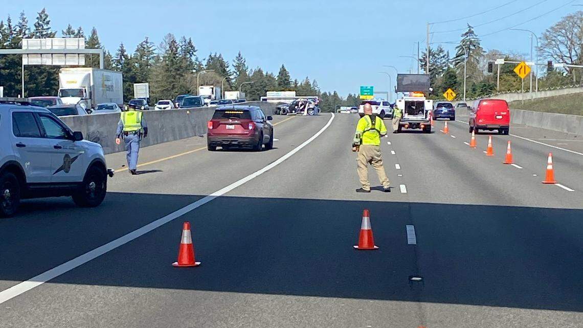 Car vs. semi-truck crash on northbound I-5 closes lanes into Friday rush hour