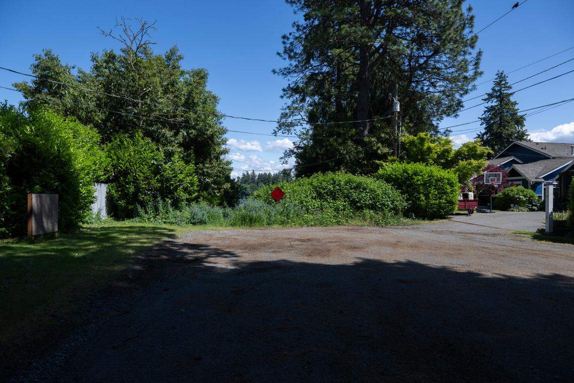 The end of Westlake Avenue Southwest, where the city of Lakewood approved a $86,000 design contract to get better public access to Lake Steilacoom, on Thursday, May 22, 2025, in Lakewood.