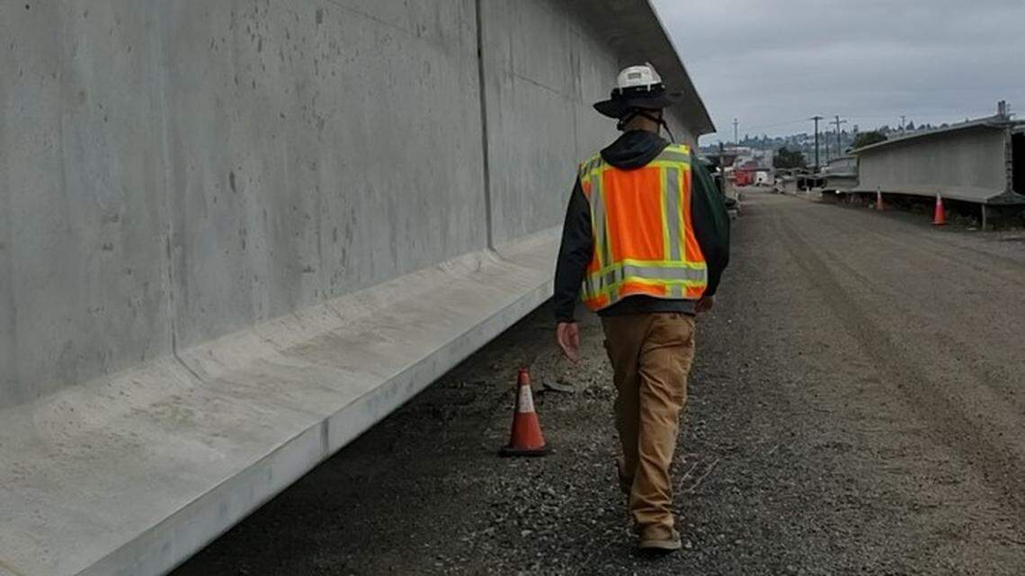 Beach party on I-5 this weekend? Here’s why road will be covered with 6 inches of sand