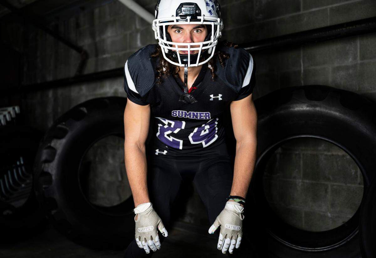 Sumner senior Jay Mentink poses for a portrait after being selected as a defensive back for The News Tribune’s 2022 All-Area football team, at Mount Tahoma High School in Tacoma, Wash. on Dec. 4, 2022.
