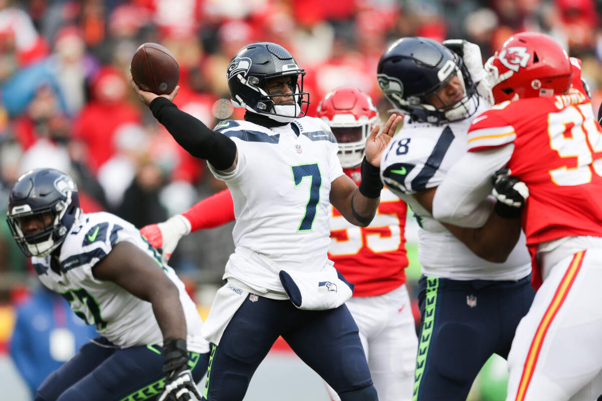 Seattle Seahawks quarterback Geno Smith (7) throws a pass during the fourth quarter against the Kansas City Chiefs on Saturday, Dec. 24, 2022, in Kansas City, MO.