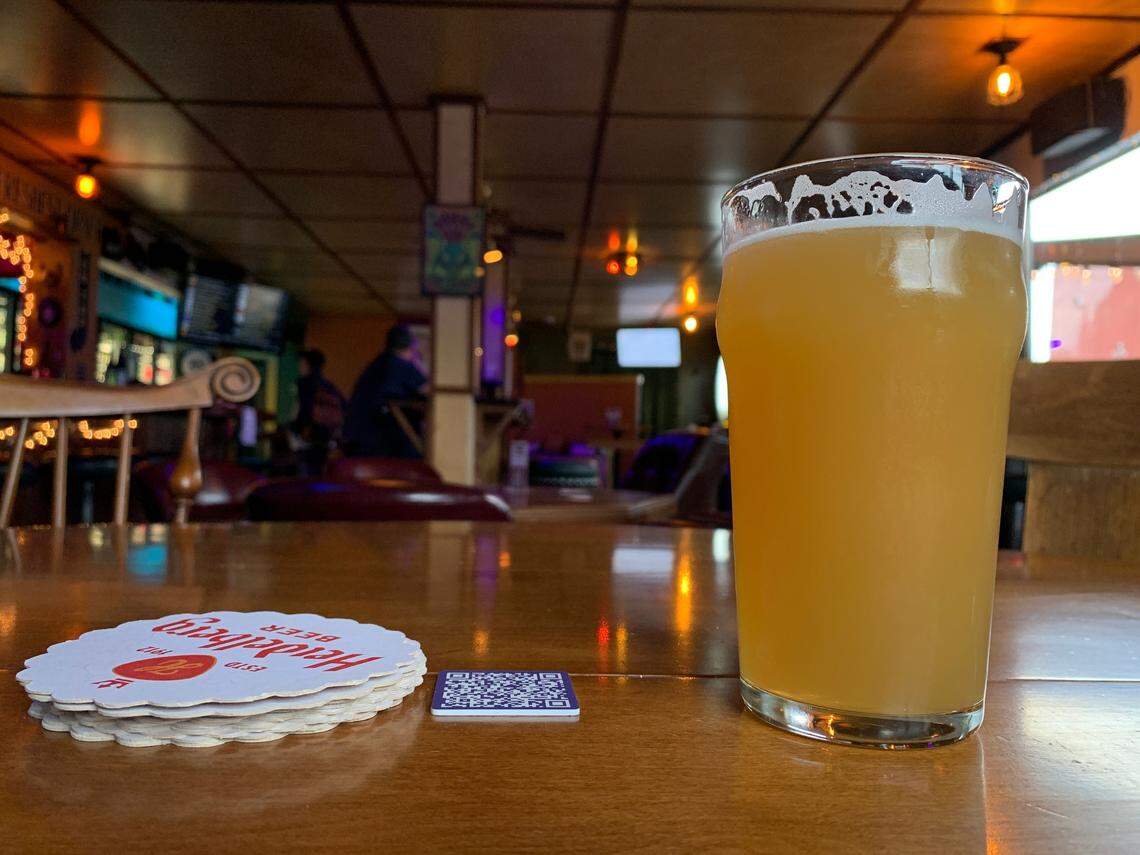 Edison City Alehouse has grown cozier under its new-in-2023 owners, who last fall welcomed Sandwich Starr to the space.