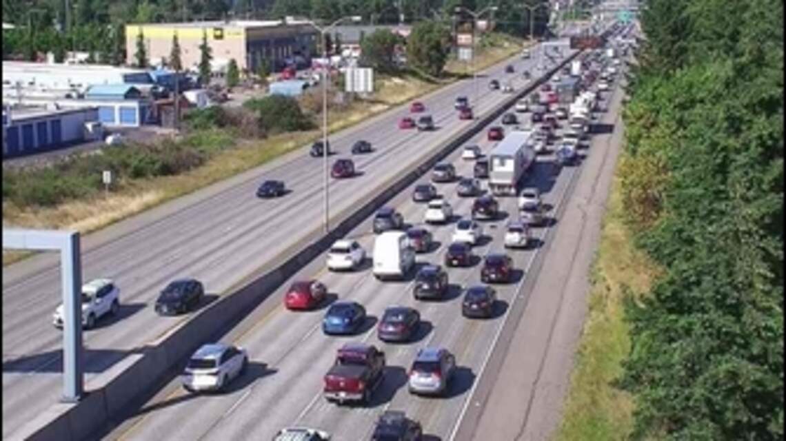 Fire blocks lanes on Interstate 5 northbound in Lakewood