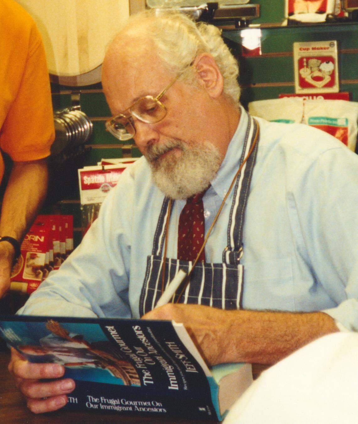 Jeff Smith signs copies of his cookbook at Fante's Kitchen Shop in 1990. 