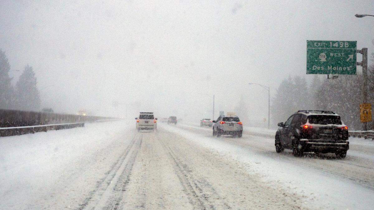 Drivers complain I-5 was a mess Sunday. DOT says storm intensity to blame in Tacoma area