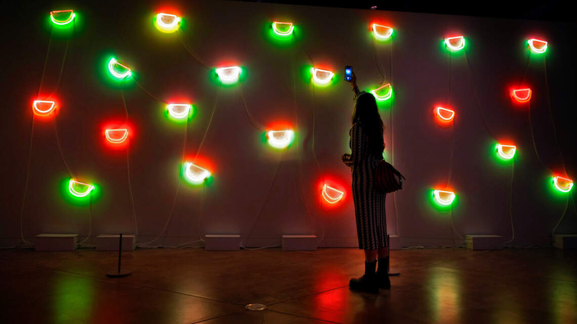 ‘She Bends’ brings female artists and their glowing, gas-filled work to Museum of Glass