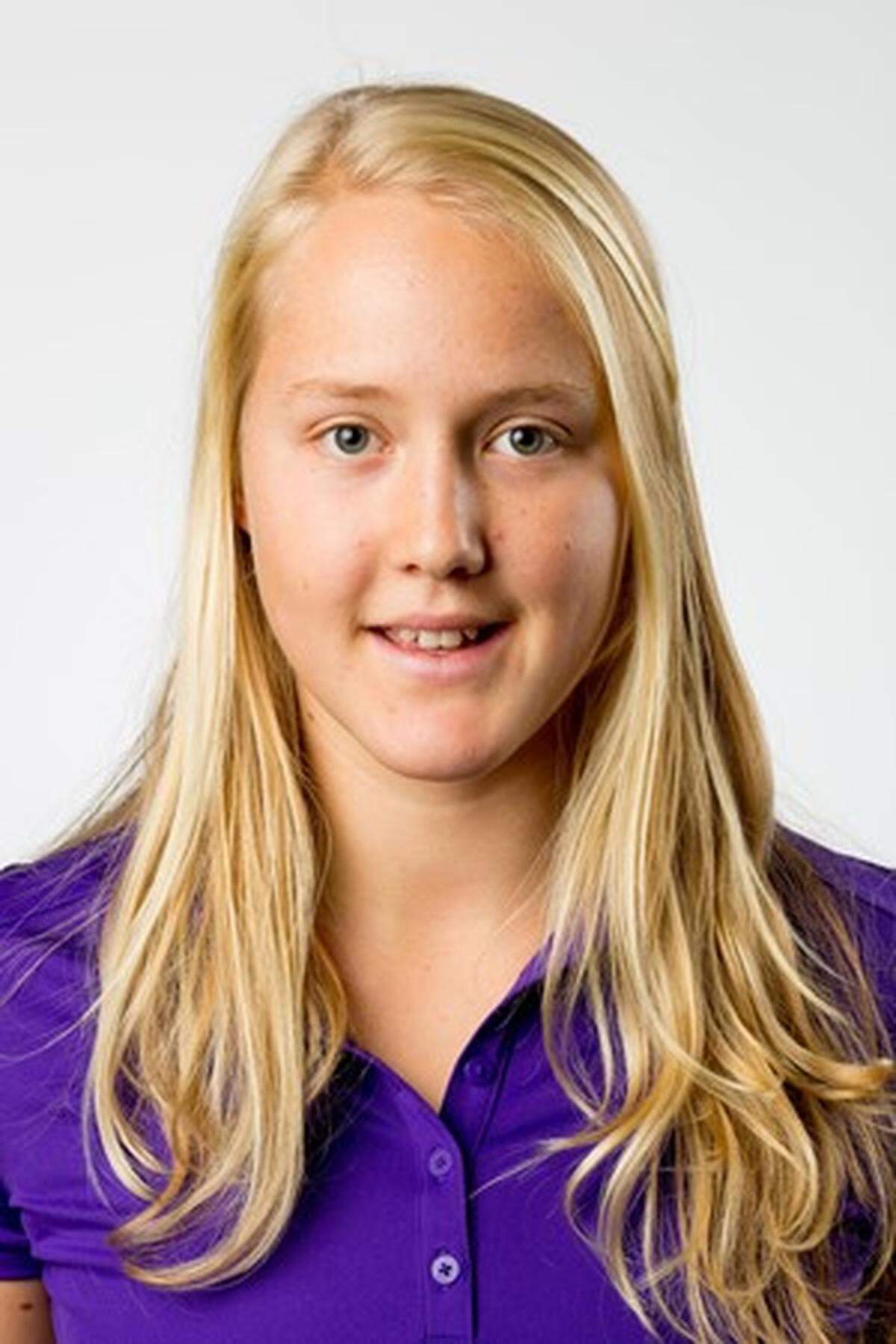 University of Washington graduate Eliza Dawson says she wants to "motivate environmental political action. So, in June, the 22-year-old from Port Townsend, will load into a small boat and row 2,400 miles from Monterrey, California, to Honolulu.