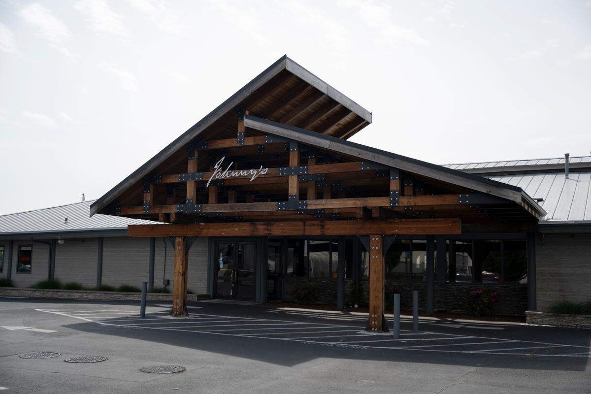 Johnny’s Dock has closed, less than a year since reopening in June 2025. 