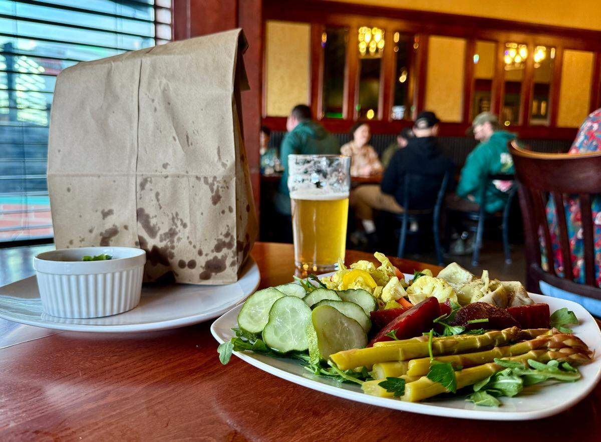 Kingfisher & Rye Tavern took over the former Crown Bar at 2705 6th Ave. in Tacoma. The Irish-inspired pub offers a comfortable bar and dining room with casual service, a full bar and a menu of sandwiches, snacks and mains.