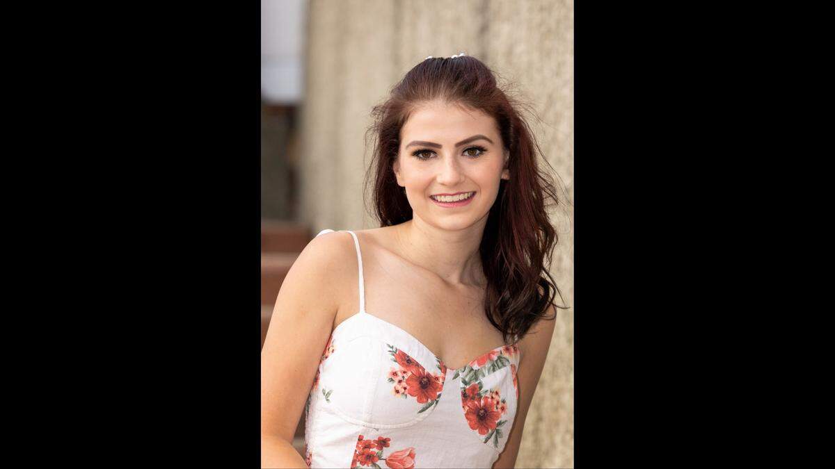 22-year-old Gianna Stone went to Bainbridge High School and Kingston High School. Her last job was at the Kingston Ferry Terminal.