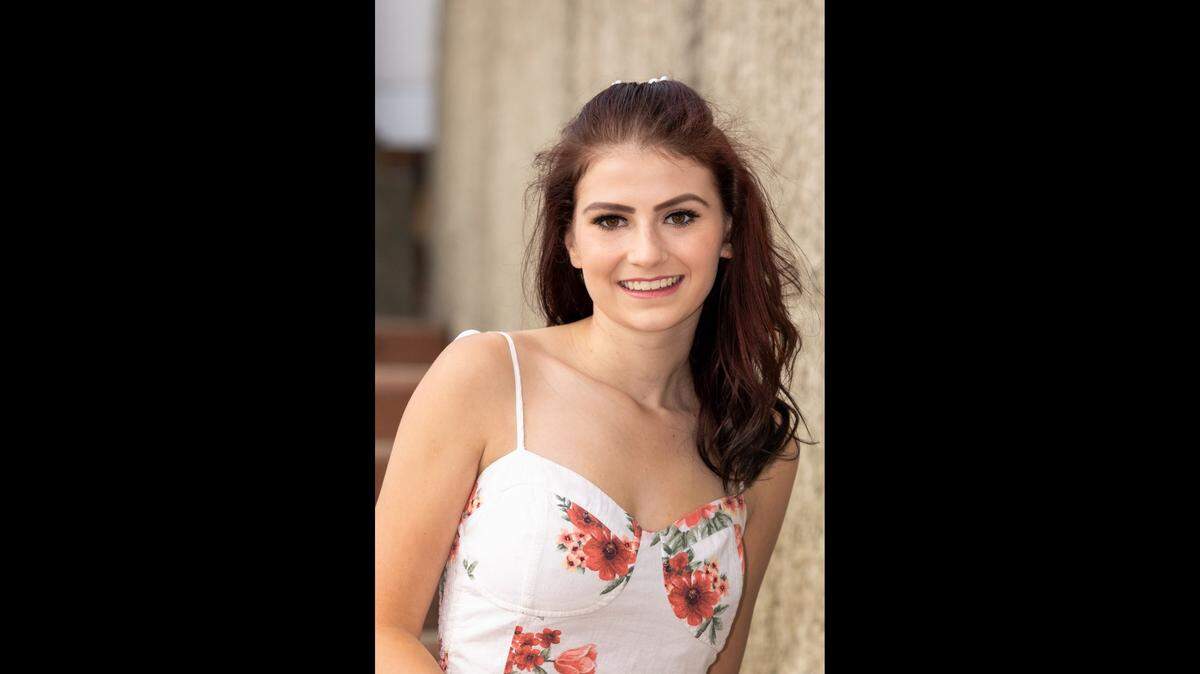 22-year-old Gianna Stone went to Bainbridge High School and Kingston High School. Her last job was at the Kingston Ferry Terminal.