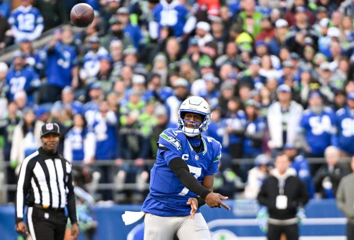 Seattle Seahawks quarterback Geno Smith (7) passes the ball during the fourth quarter of the game against the Cleveland Browns at Lumen Field, Sunday, Oct. 29, 2023, in Seattle, Wash.