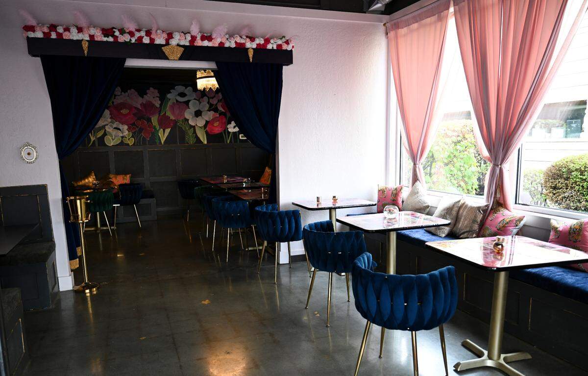 The Powder Room serves up a unique family-style brunch with special drinks like “brunch punch” and tableside mimosas in Tacoma’s Stadium District.