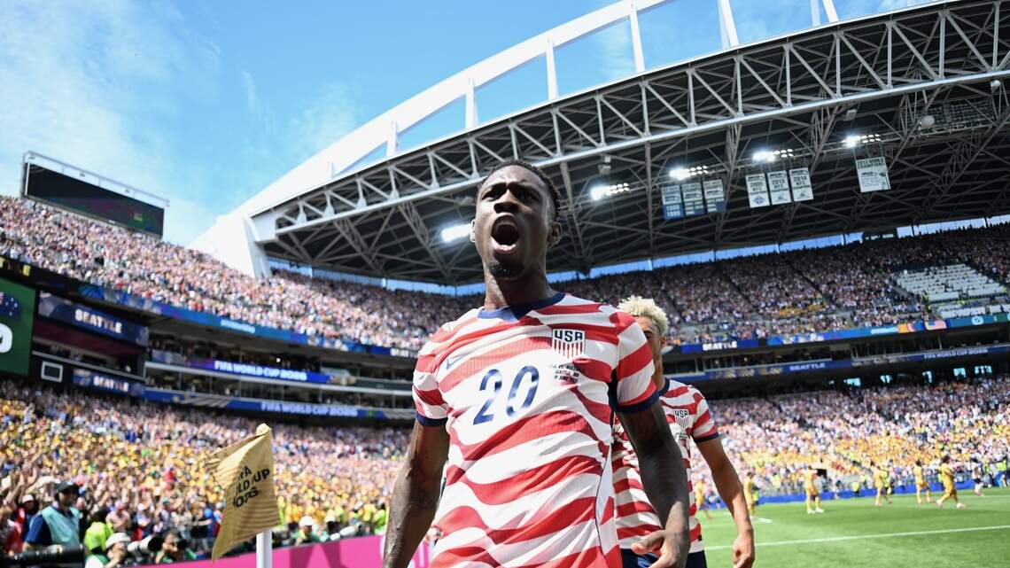 What a party! U.S. dominates Australia 2-0 in 1st USA Seattle World Cup match