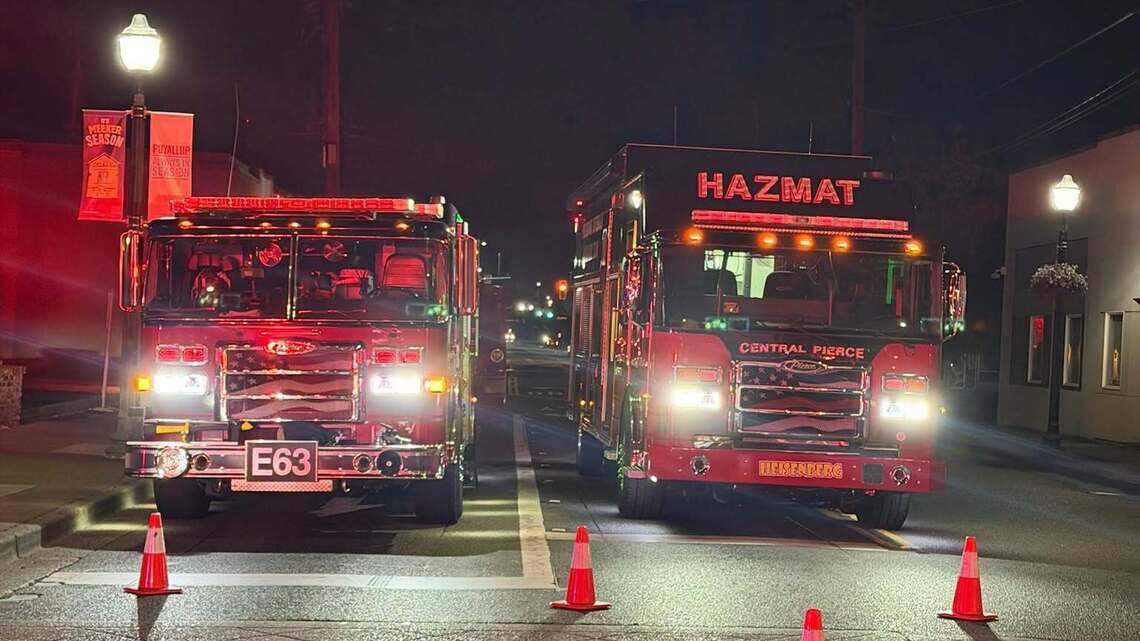 Box truck collision causes fuel to spill all over Puyallup roadway