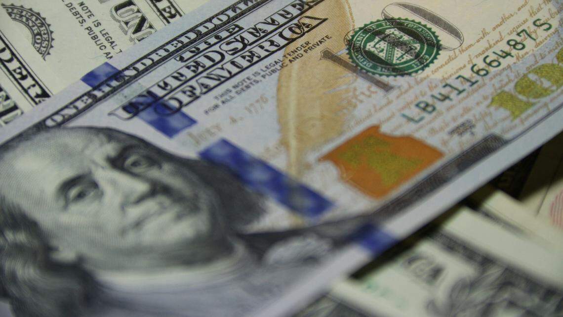 A Georgia inmate extorted health care workers into paying him money in a phone fraud scheme, feds say.