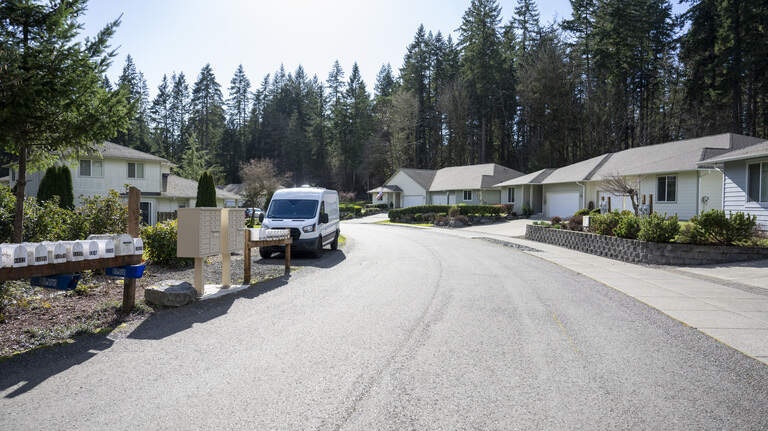 How long did deputies take to respond to Tuesday stabbings on the Key Peninsula?