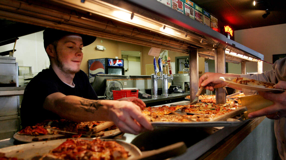 Regional pizza chain reopens Fair Oaks location after renovation, yearlong closure