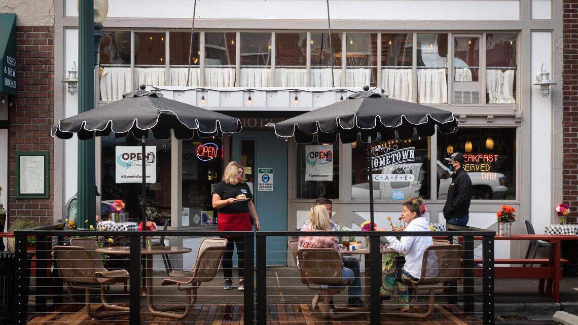 Sumner adds ‘parklets’ to try to help restaurants suffering during the COVID-19 pandemic